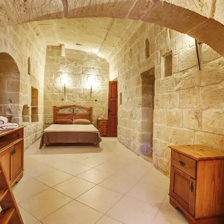 Il-palma Farmhouse With Sunny Private Pool In Island Of Gozo *