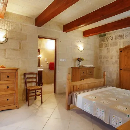 Il-palma Farmhouse With Sunny Private Pool In Island Of Gozo Feriehus