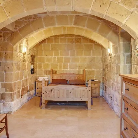 Il-palma Farmhouse With Sunny Private Pool In Island Of Gozo Feriehus