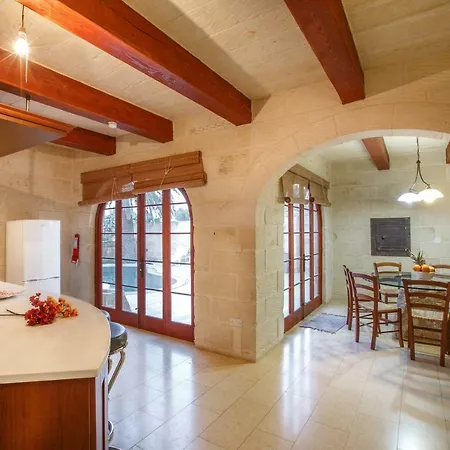 Il-palma Farmhouse With Sunny Private Pool In Island Of Gozo *